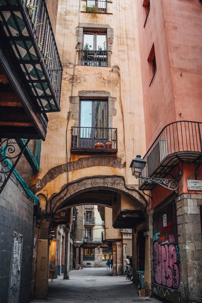 ruelle du quartier gothique de Barcelone