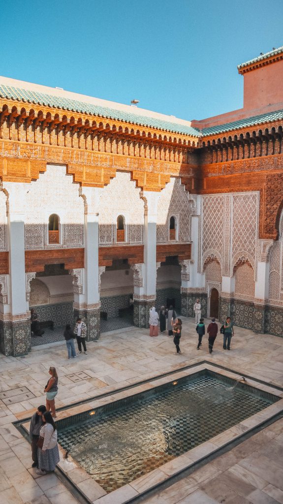 patio avec bassin de la Médersa Ben Youssef
