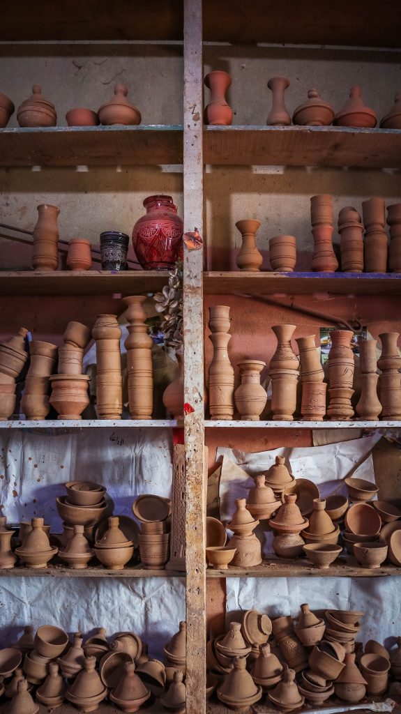 Les récipients en terre cuite non-peints