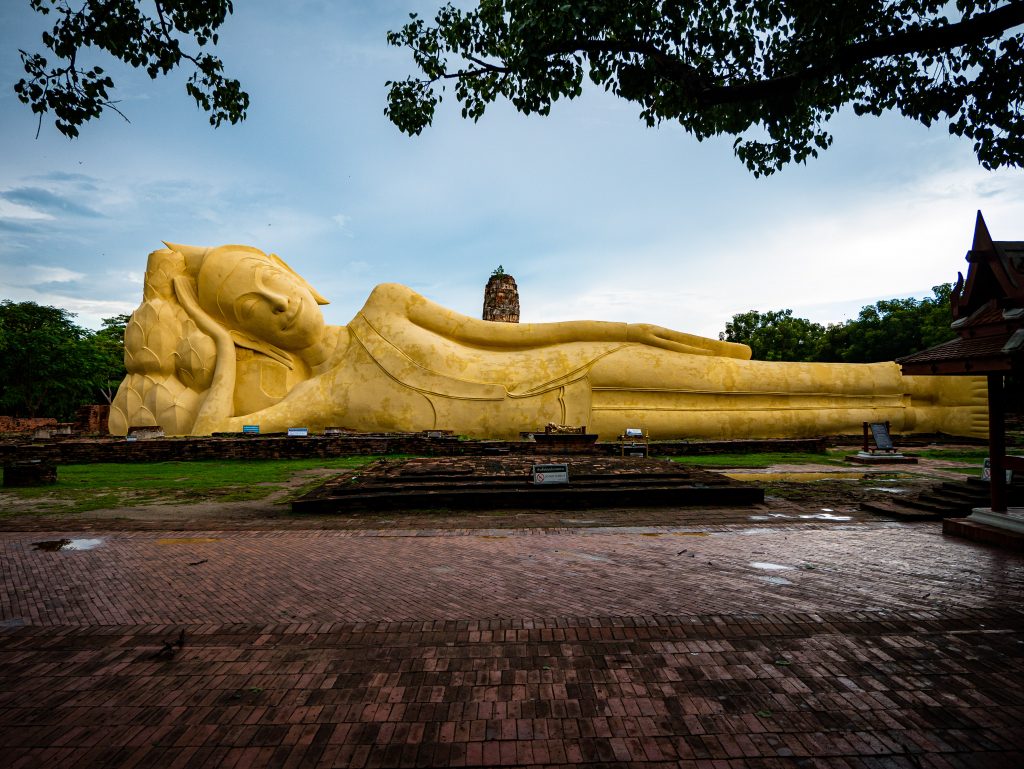 Wat Lokayasutharam - Bouddha couché - Temple Ayutthaya Thailande