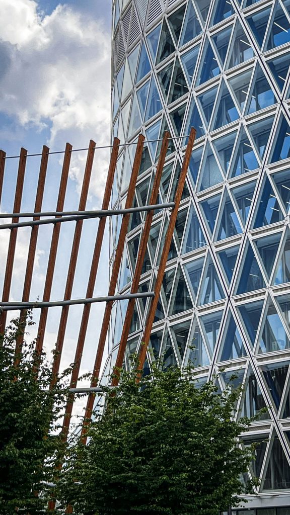 Piazza Gae Aulenti, Milan