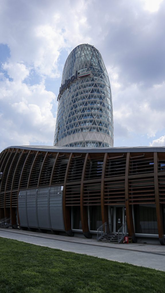 Piazza Gae Aulenti, Milan