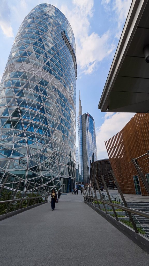 Piazza Gae Aulenti, Milan