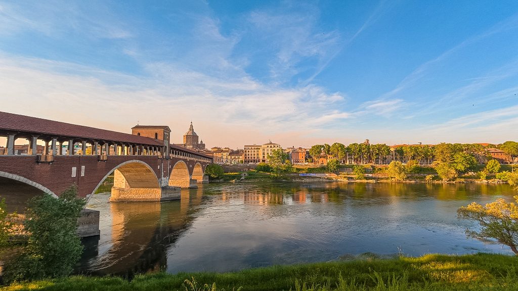 vue de Pavia et du Ponte Coperto, Lombardie, Italie