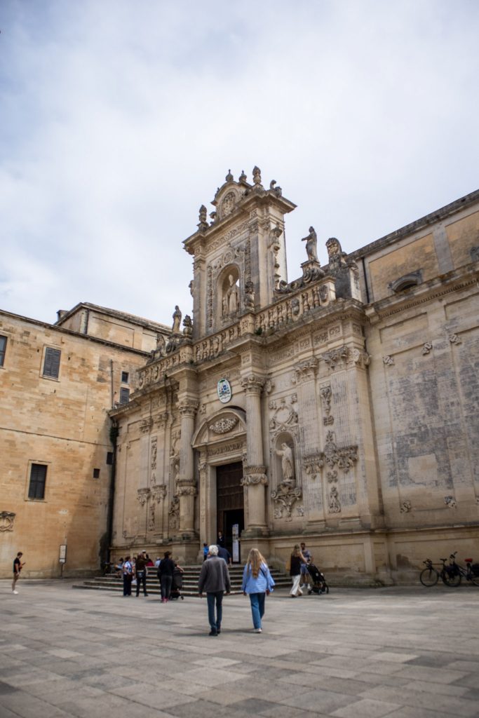 Duomo di Lecce, l’un des ensembles les plus impressionnants de la ville de Lecce dans le sud des Pouilles