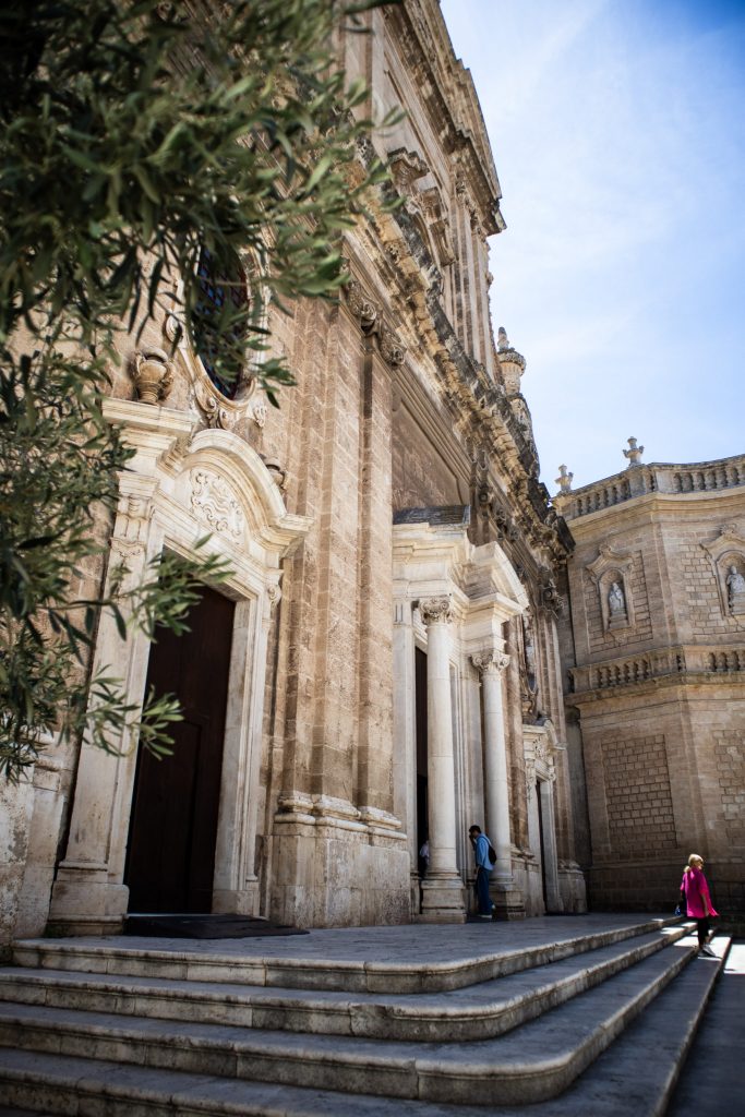 La cathédrale de Monopoli, située dans le centre ville historique