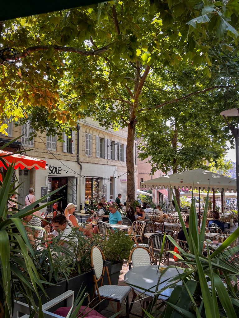 Terrasse du restaurant Sole, place de Lenche, Panier, Marseille